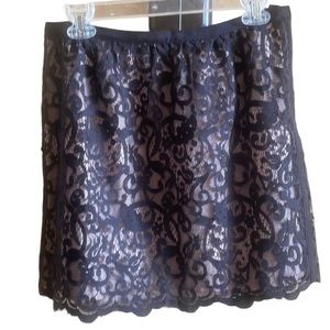 Black Lace Overlay Ann Taylor LOFT Skirt Size 6P